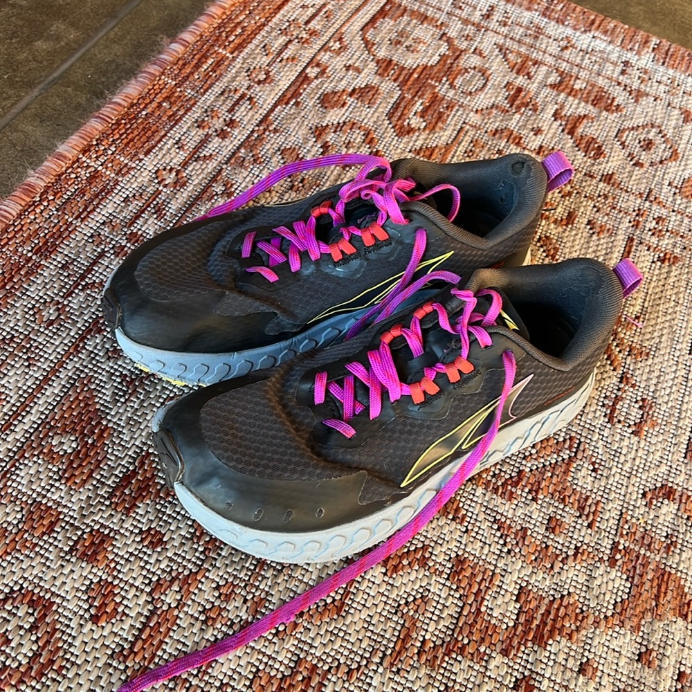 Women’s Altra shoes size 9.5